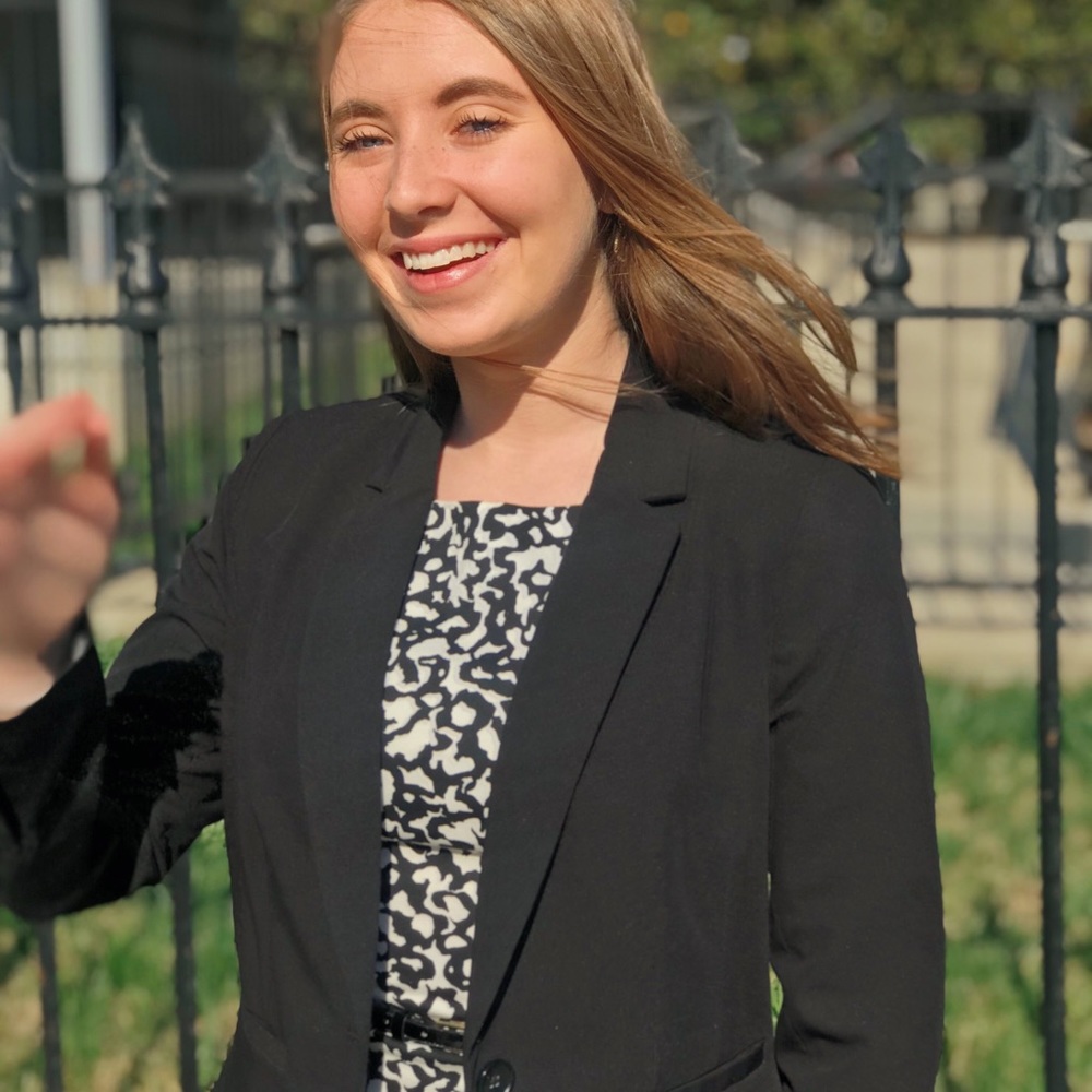 Meet your Posher, Julia